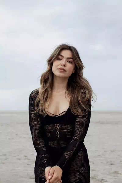 Abbey Hoes – miniatura