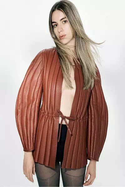 Adele Castillon – miniatura