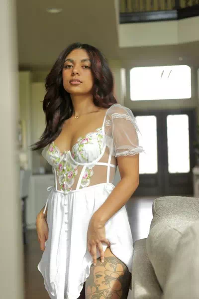 Adhara Skai – miniatura