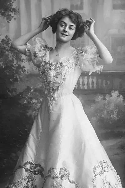 Adrienne Augarde – miniatura