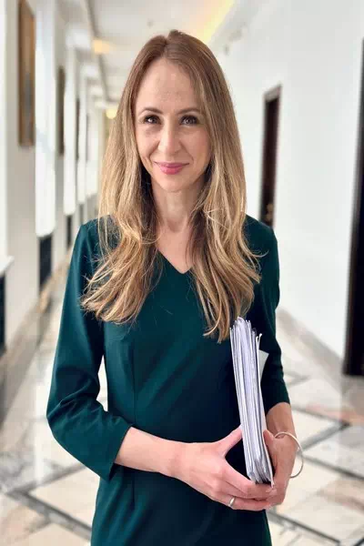 Agnieszka Dziemianowicz-Bak – miniatura