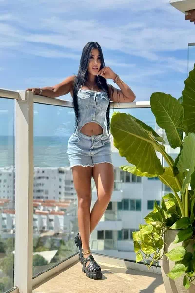 Aleja Gomez – miniatura