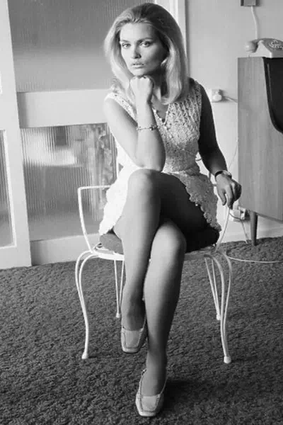 Alexandra Bastedo – miniatura