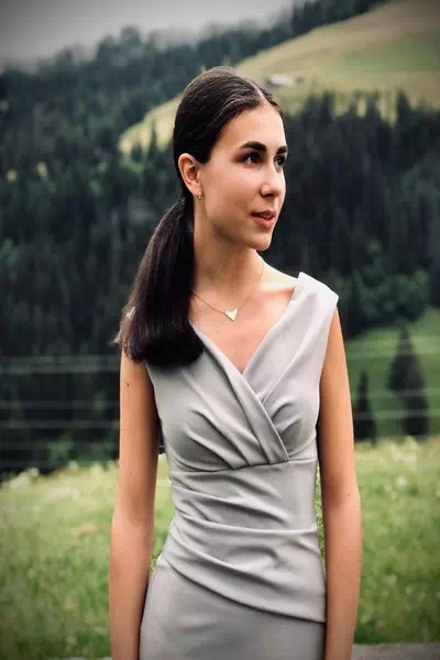 Alexandra Dovgan – miniatura