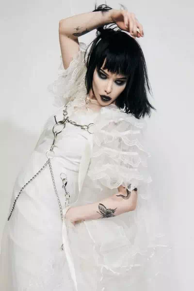 Alice Glass – miniatura