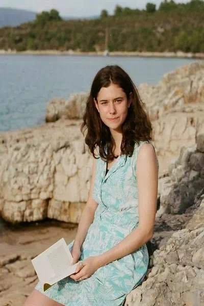 Alison Oliver – miniatura