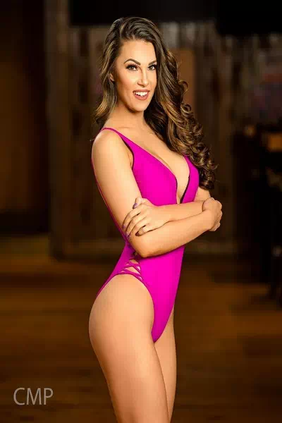 Amberly Hall – miniatura