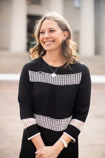 Amy Acton – miniatura