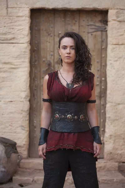 Amy Manson – miniatura