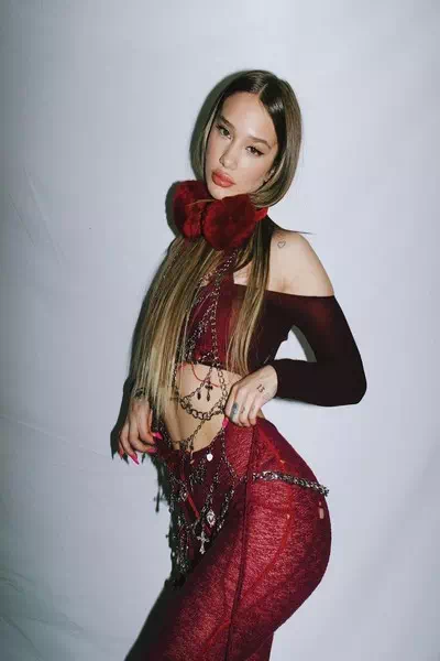 Angela Torres – miniatura