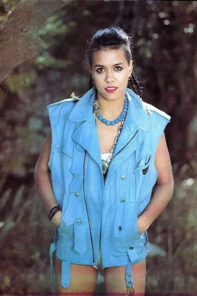 Annabella Lwin – miniatura