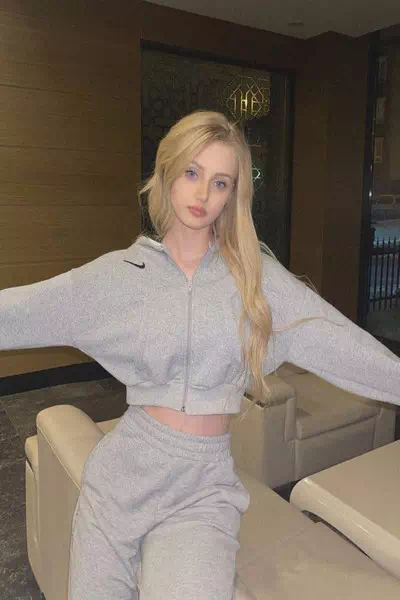 Azranur Guzey – miniatura