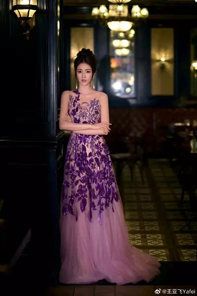 Bai Lu – miniatura