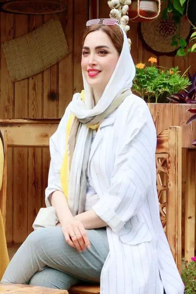 Behnoosh Tabatabaei – miniatura