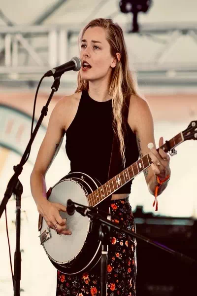 Brenna MacMillan – miniatura