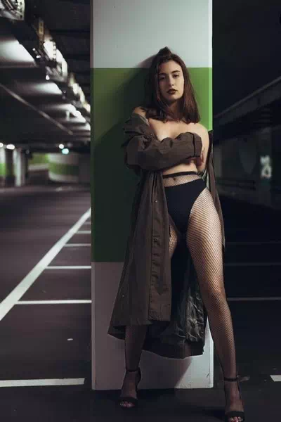 Camelia Arama – miniatura