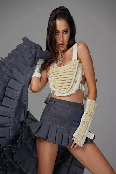 Carine (singer) – miniatura