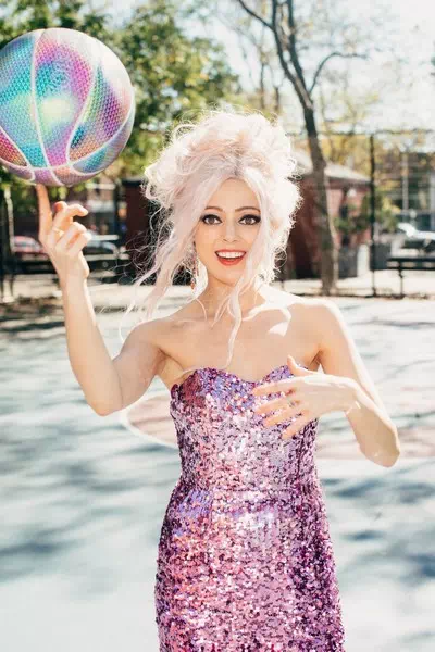 Cat Marnell – miniatura