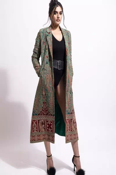 Divyansha Kaushik – miniatura