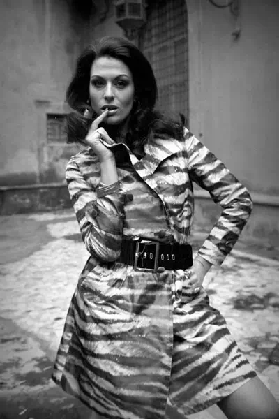 Elizabeth Teissier – miniatura