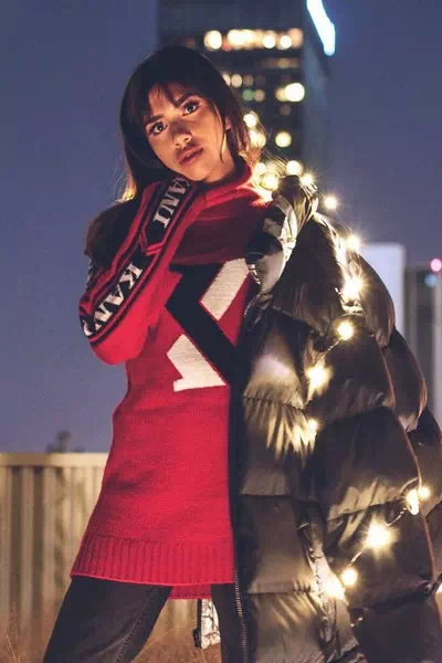 Ellie Hiyar – miniatura