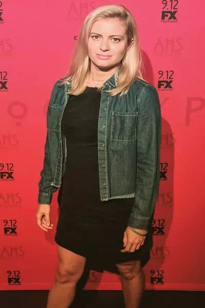 Elyse Willems – miniatura