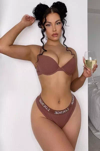 Emilia Emjeni – miniatura