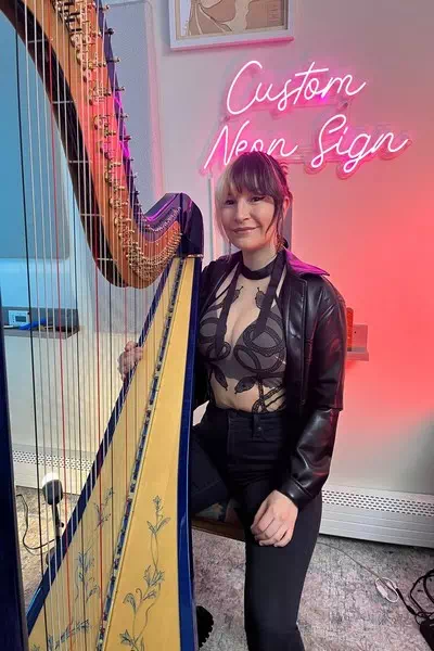 Emily Hopkins – miniatura