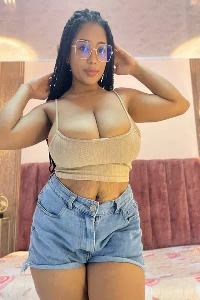 Emy Leon – miniatura