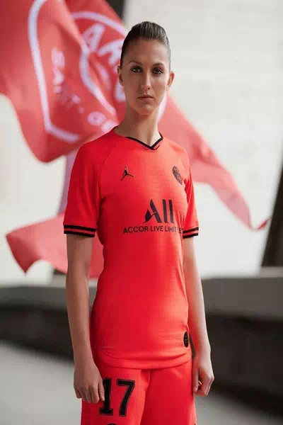 Eve Perisset – miniatura