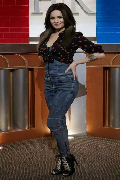 Ewelina Lisowska – miniatura