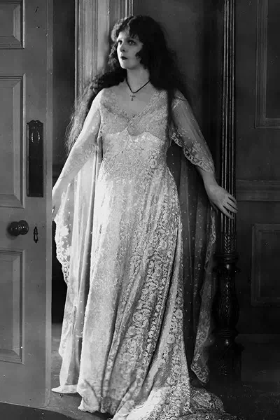 Flora Le Breton – miniatura