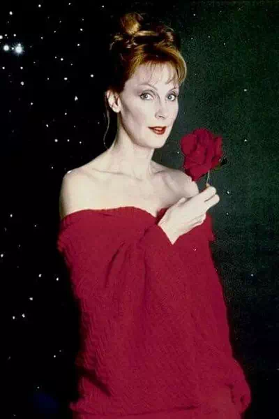 Gates McFadden – miniatura