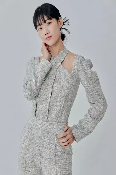 Ha Yoon-kyung – miniatura