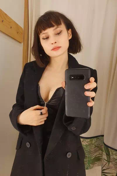 Helene Marchenoire – miniatura