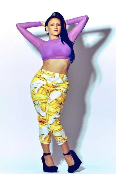 Holly Valentine (singer) – miniatura