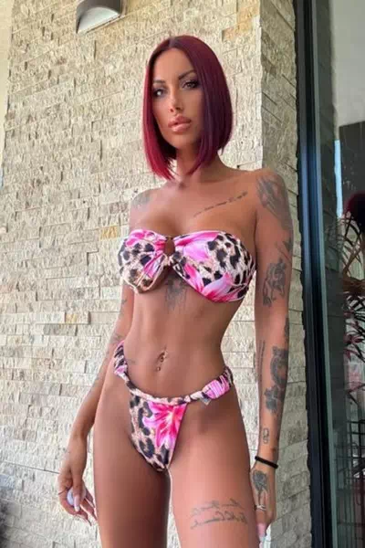 Ilaria Ambruoso – miniatura