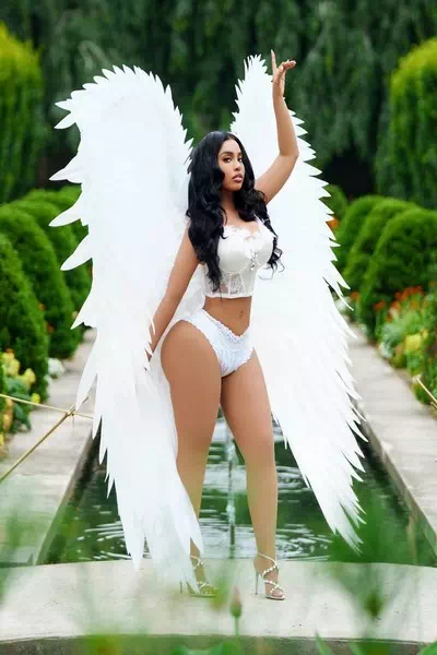 Iva Bee – miniatura