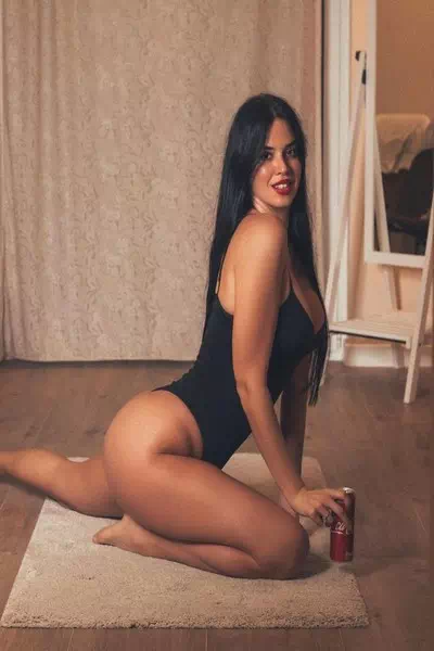 Ivana Knoll – miniatura