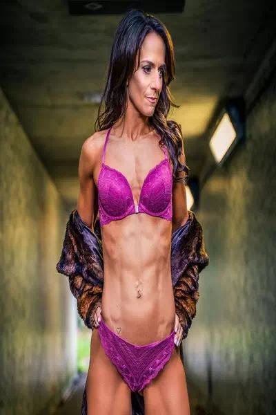 Jacquie Gee – miniatura