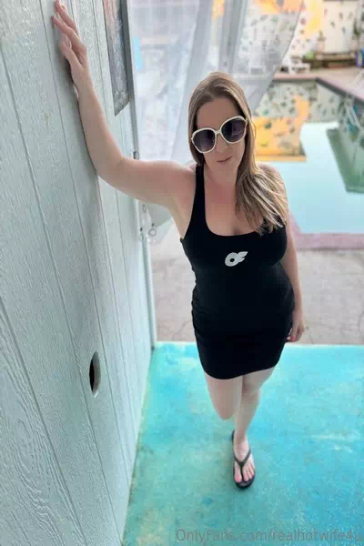 Jenna (RealHotWife4U) – miniatura