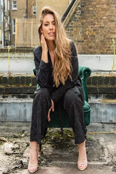 Julia Belle – miniatura