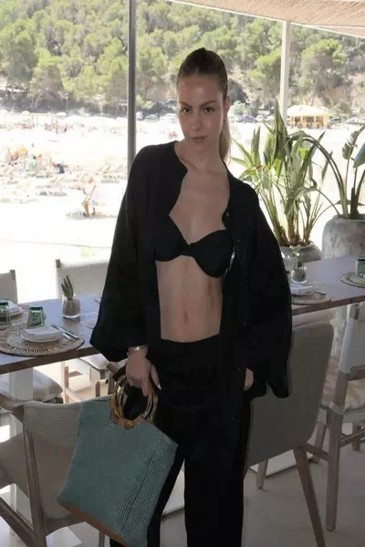 Julia Haller – miniatura