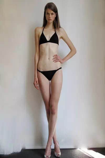 Julia Saner – miniatura