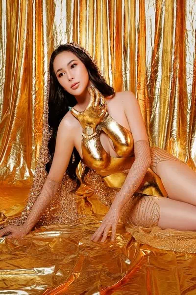 Julia Victoria (actress) – miniatura