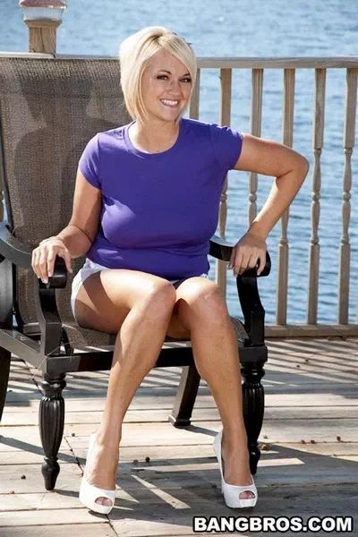 Julie-Castle.webp