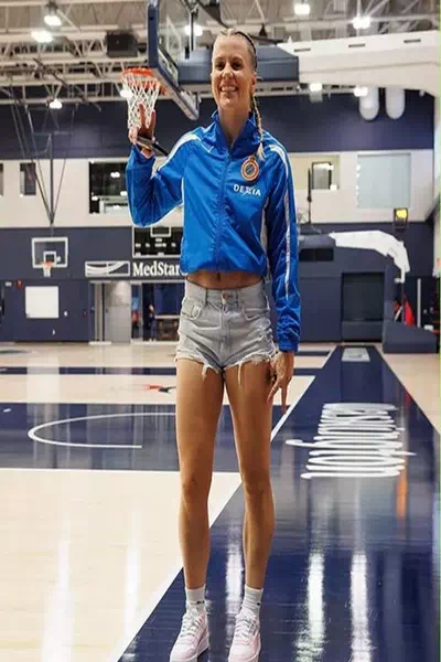 Julie Vanloo – miniatura