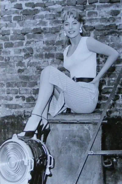 Karin Baal – miniatura