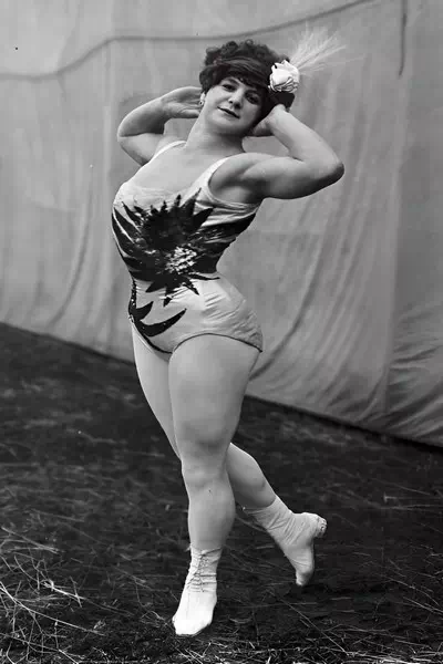 Katie Sandwina – miniatura