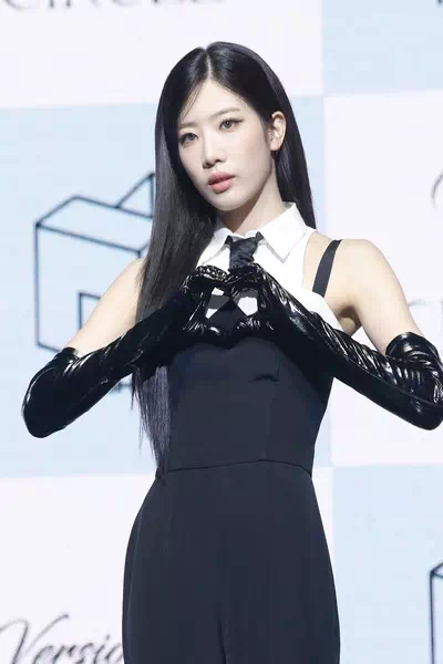 Kim Lip – miniatura